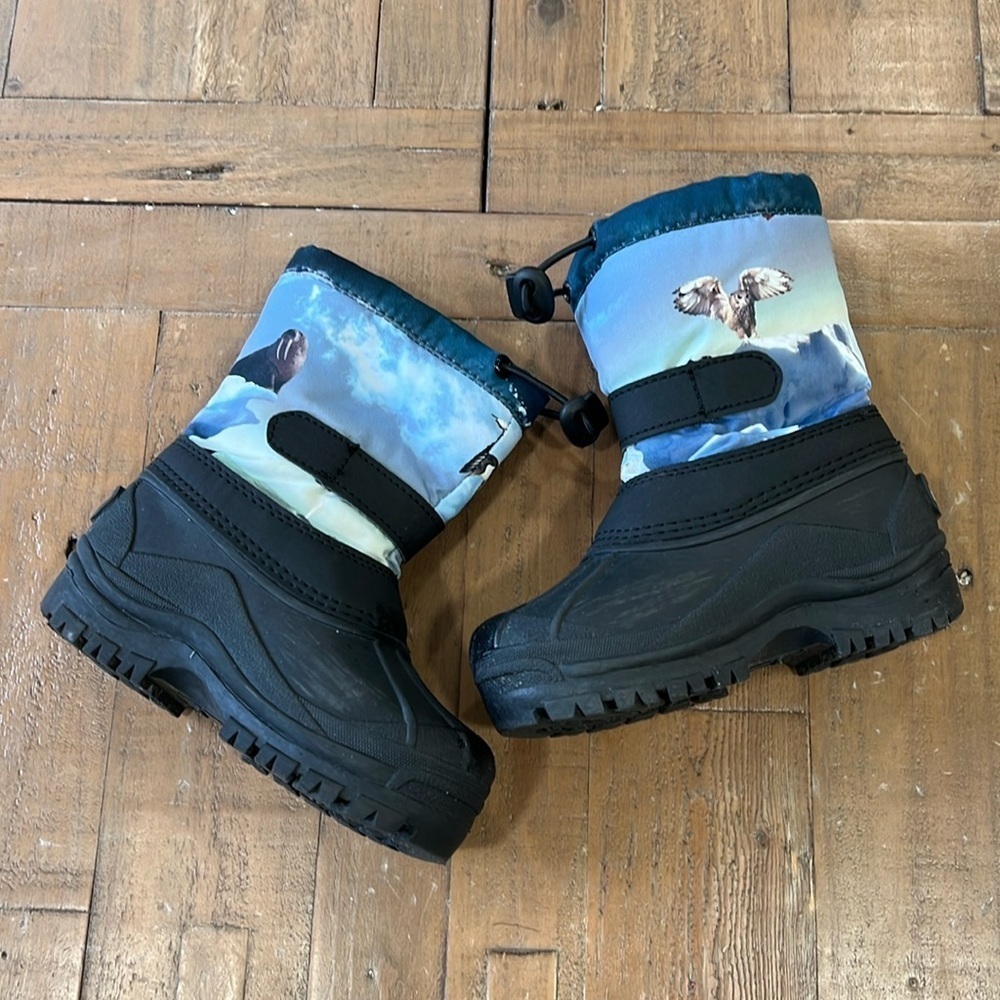 Molo driven arctic landscape snow boots